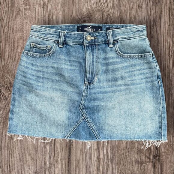 Hollister Women’s Light Blue Denim Mini Skirt Women’s Size 5 - Picture 1 of 12
